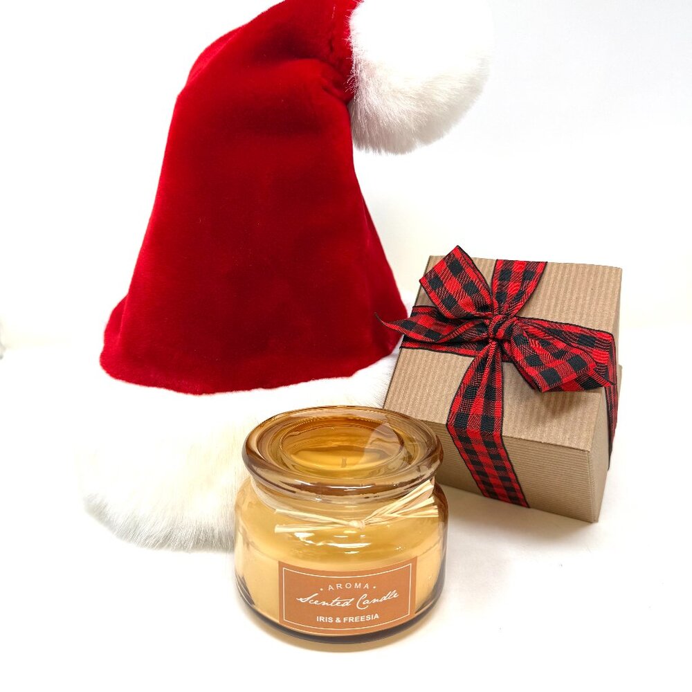 🎅🎅🎅Iris & Freesia Holiday Treasure Candle